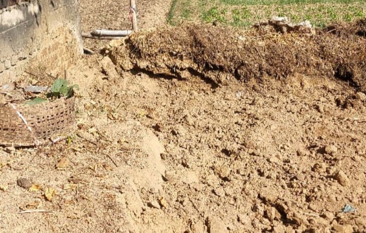 রাউজানে জোরপূর্বক জমি থেকে মাটি কাটার অভিযোগ