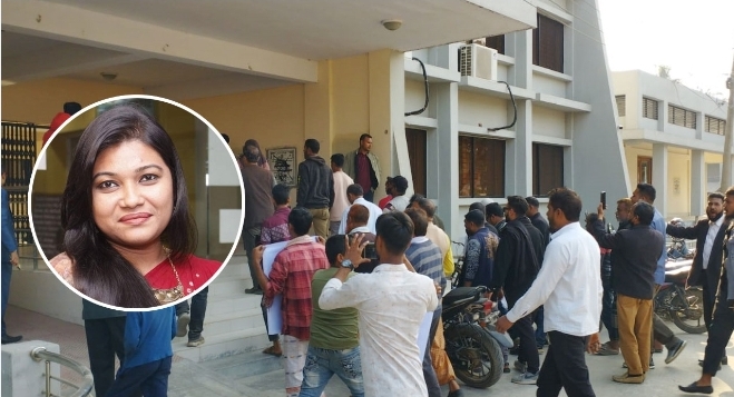 ছাত্র-জনতার তোপের মুখে অফিস ছাড়লেন ইউএনও