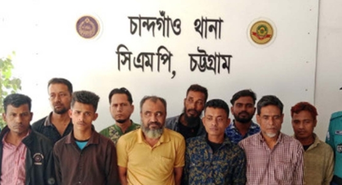 বহদ্দারহাট টার্মিনাল এলাকায় জুয়ার আসর থেকে আটক ১০ জুয়াড়ি
